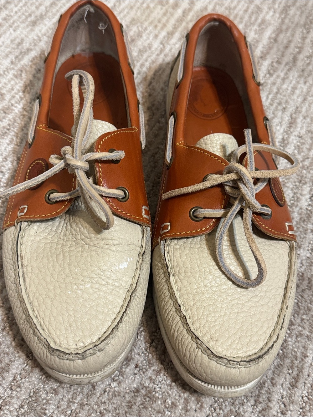 Dooney & Bourke Two-Tone Leather Men's Boat Shoes in Cream and Brown. Size 9
